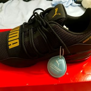 SIZE 10..BRAND NEW PUMA SOFT FOAM BUBBLE SHOES..BEST OFFER!!